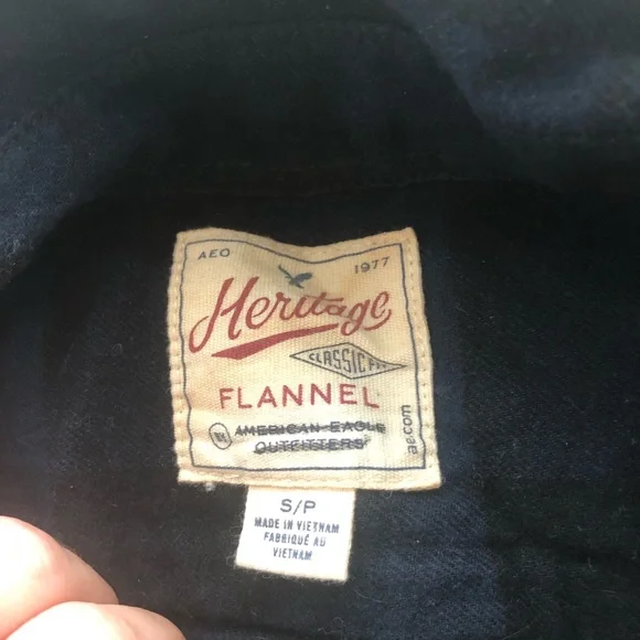 In EUC American Eagle heritage edition men’s flannel LS button down Size small!! - Picture 3 of 4